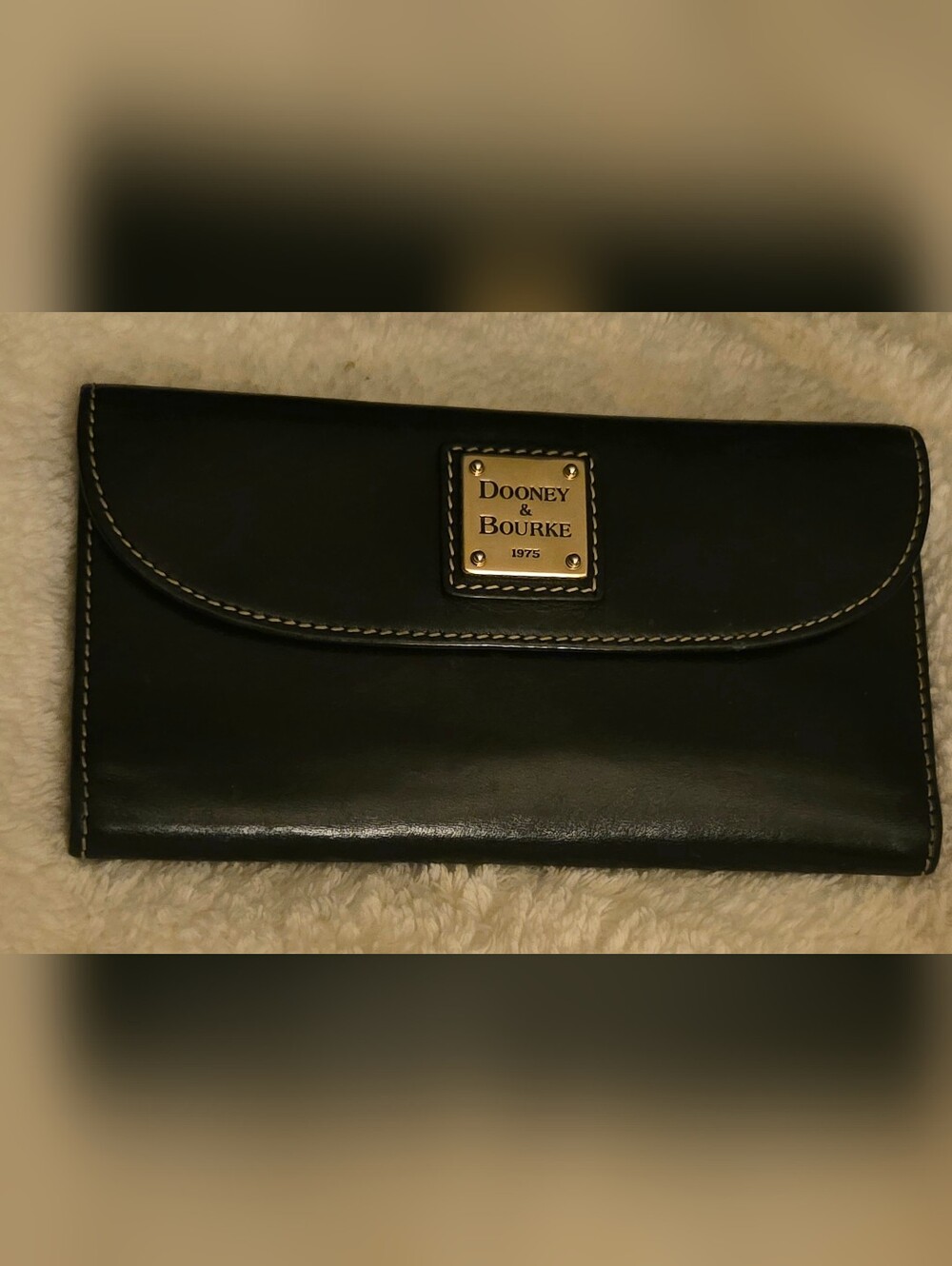 Dooney & Bourke Vintage Black  Leather Waller